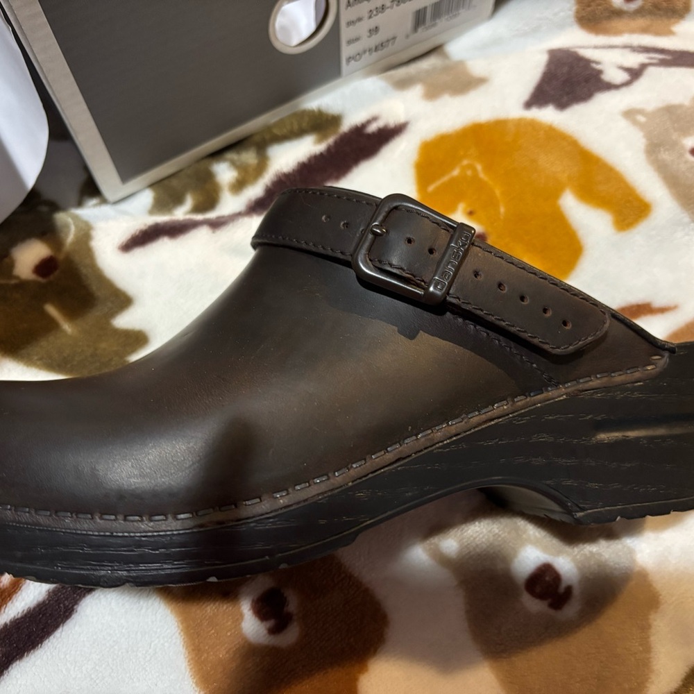 Women’s  Brown Leather Clogs- Dansko